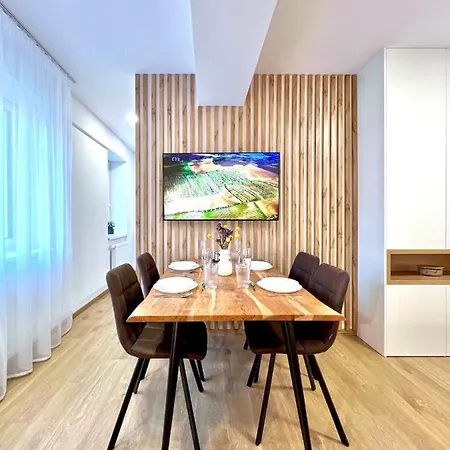 Apartmany K Lanovce S Parkovanim Jachymov Exterior photo