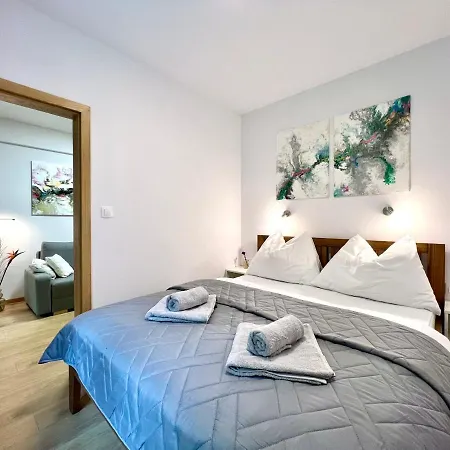 Apartmany K Lanovce S Parkovanim Jachymov Exterior photo