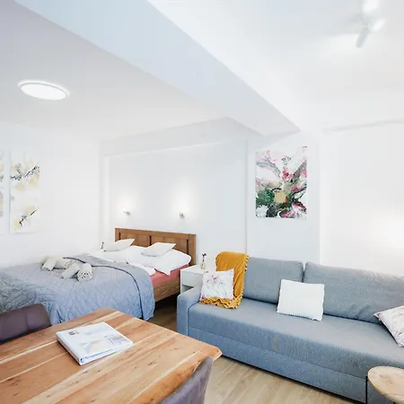Apartmany K Lanovce S Parkovanim Jachymov Exterior photo